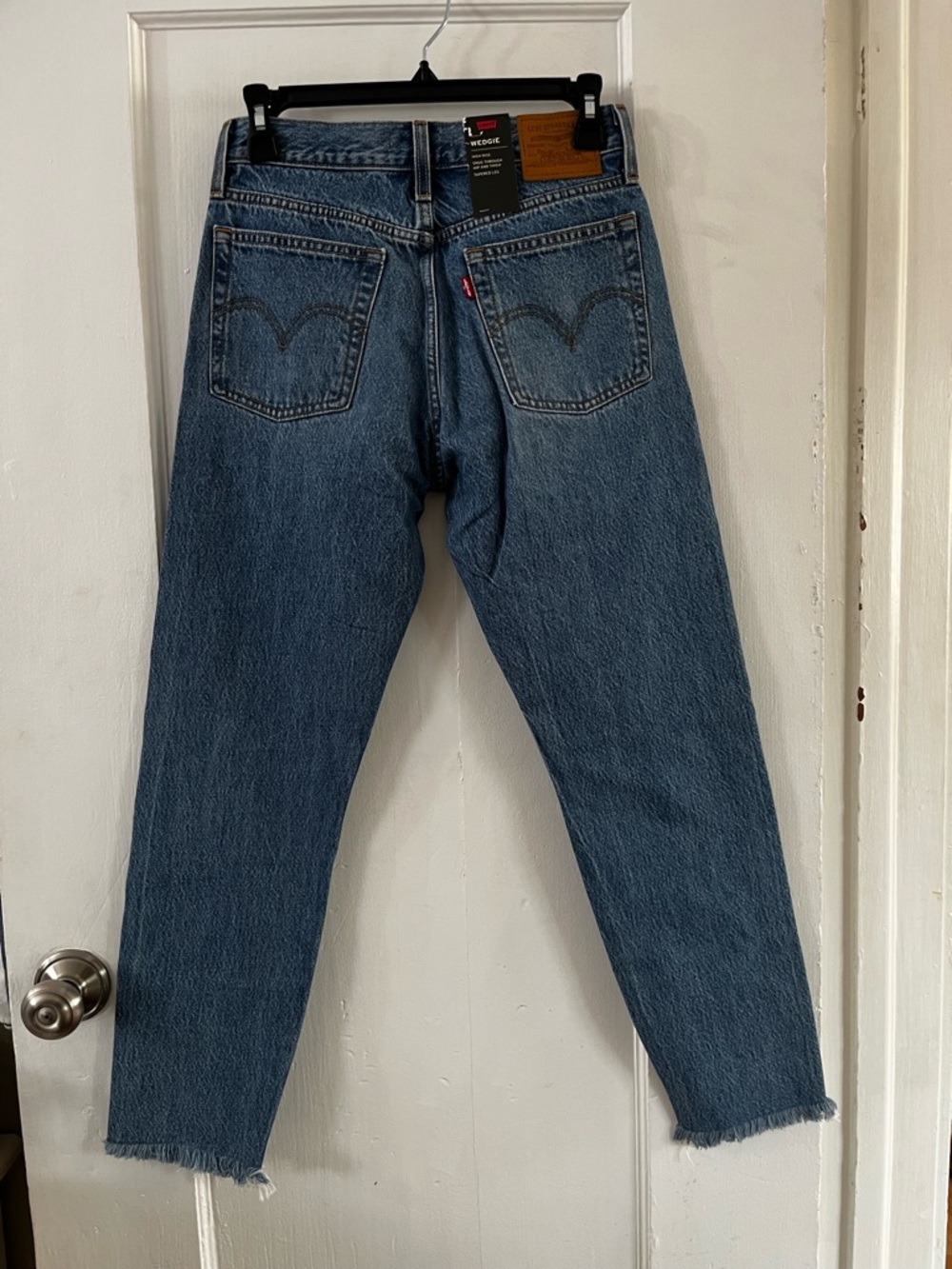 NWT Levi’s Premium Wedgie Fit Ankle Jeans Size 26 Truth Unfolds Distressed - Picture 5 of 15